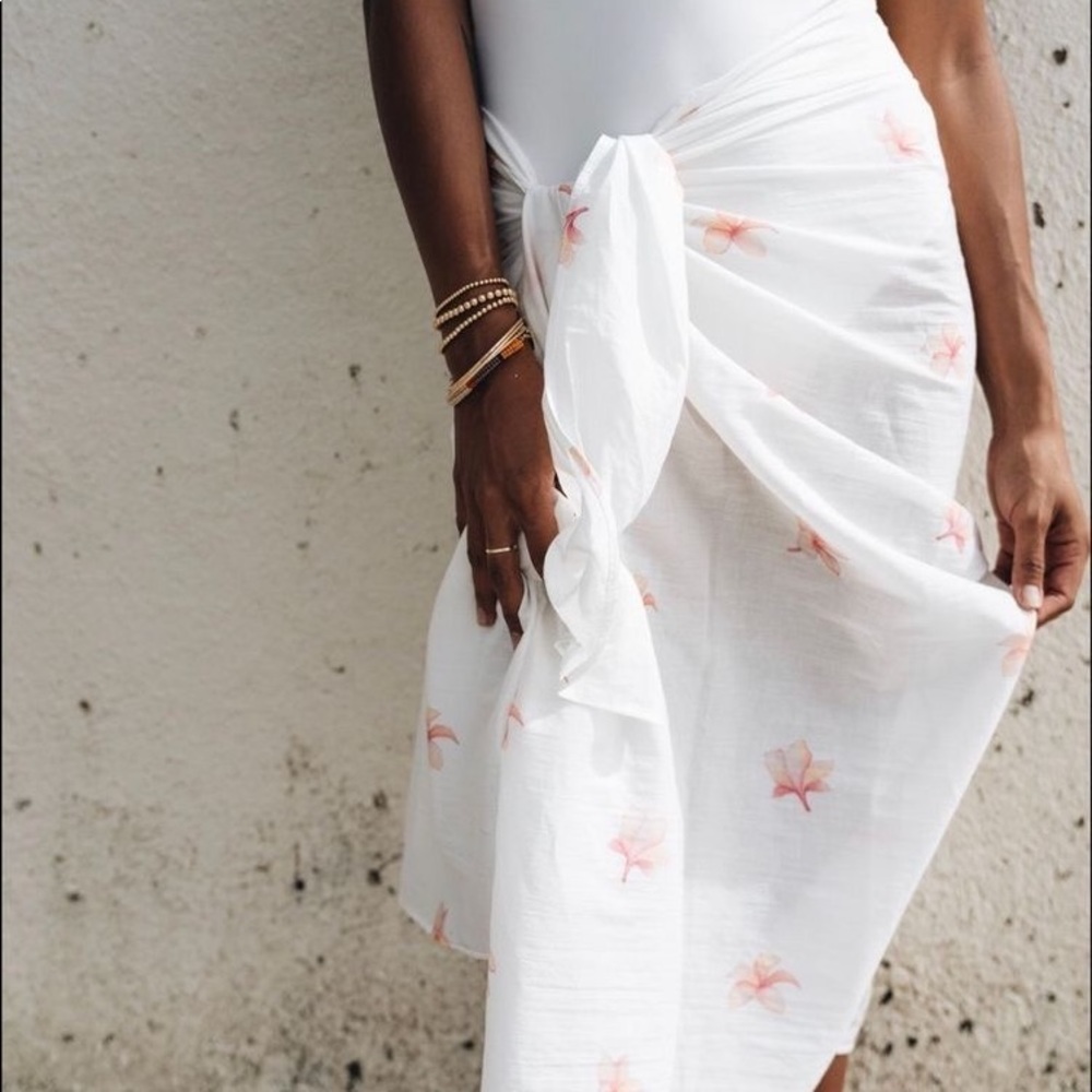Coco Moon Hawaii Plumeria Pareo Sarong Kuau Wrap Cover Up 🌺
